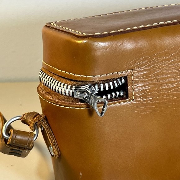 VINTAGE Bell & Howell Hardshell Camera Case - Picture 6 of 16